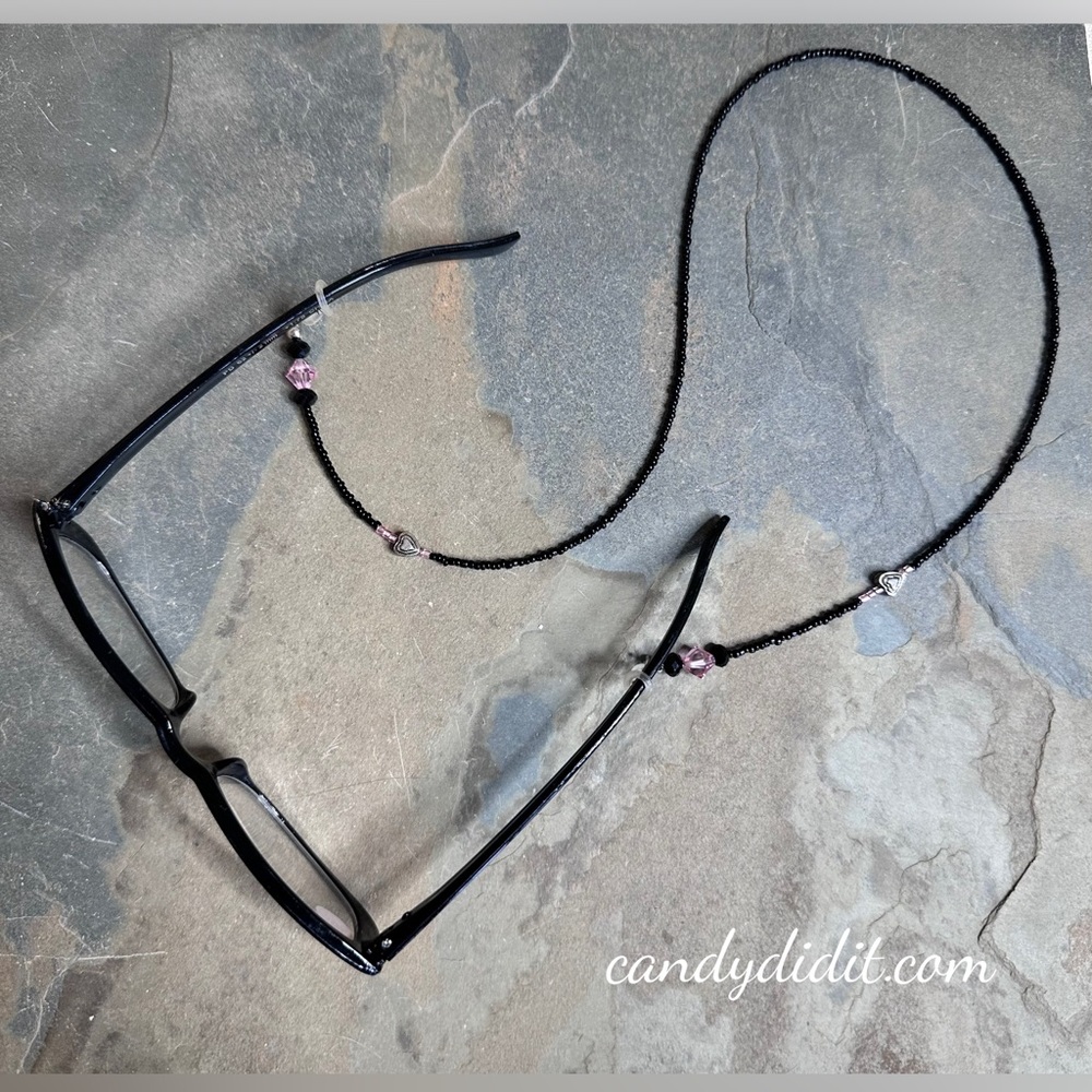 NWT Tiny Hearts Handmade Eyeglass Chain